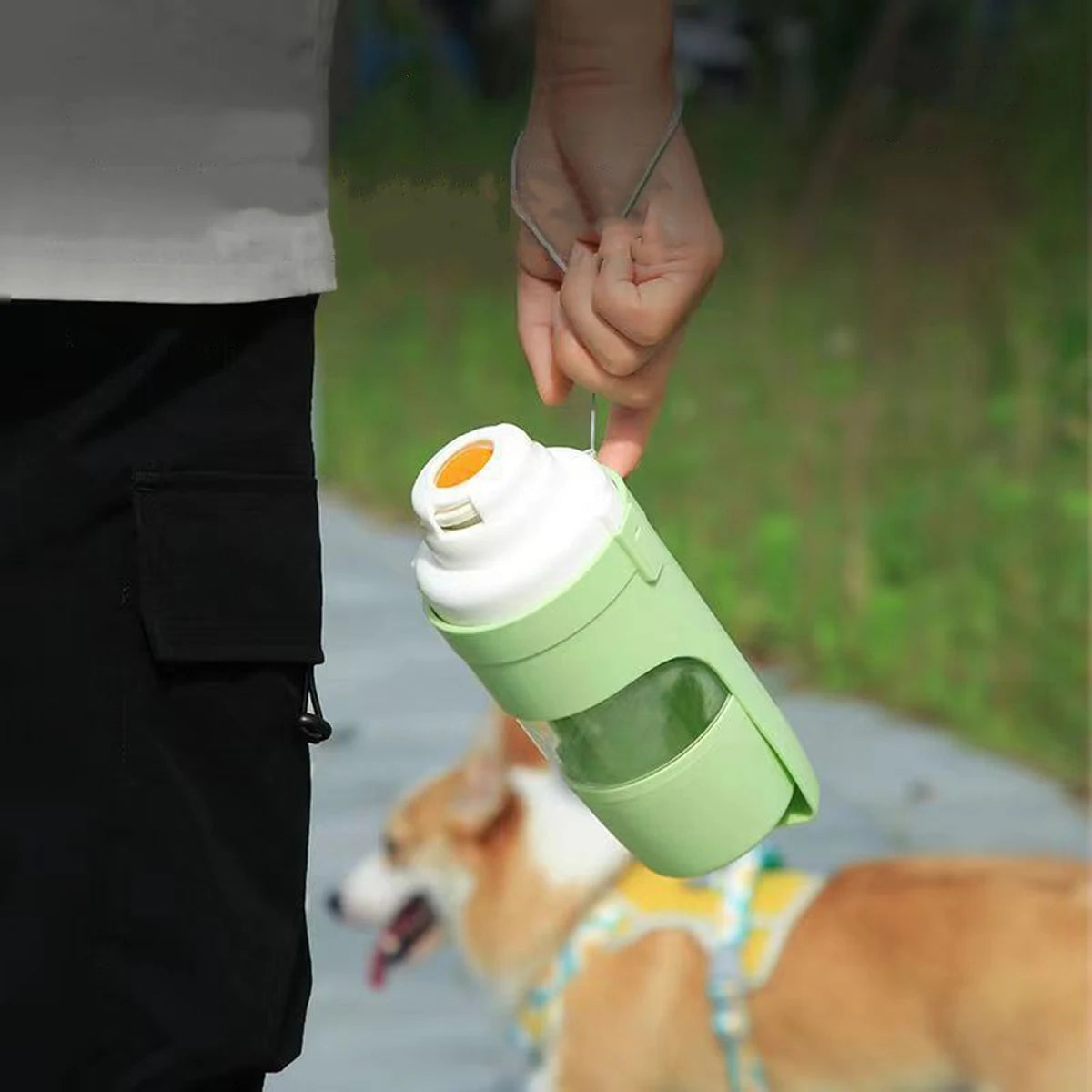 Botella de Agua Portátil para Perros y Gatos con Dispensador de Comida